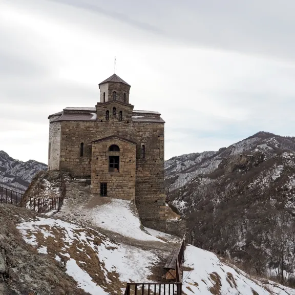 Фотография 4 - Храм в небесах, Сырные Пещеры и встреча с Эльбрусом